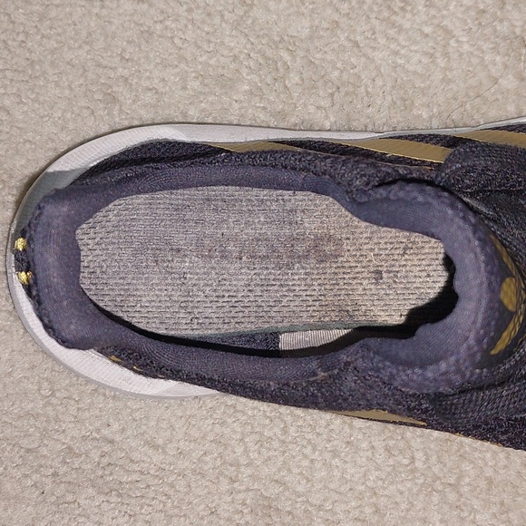 Adidas Black and Gold Runners Size 8W - Picture 6 of 8